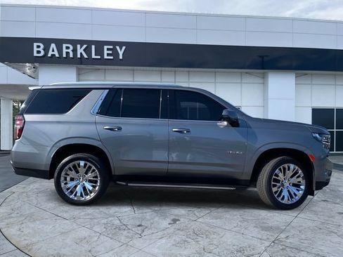 Used 2021 Chevrolet Tahoe LT w/ LT Signature Package RWD image 2