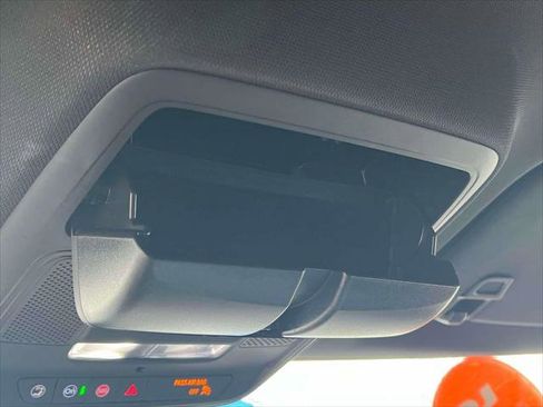 Used 2025 Chevrolet Traverse LT w/ Driver Confidence Package image 31