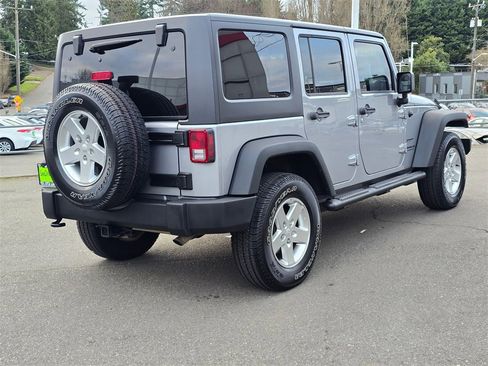 Used 2013 Jeep Wrangler Unlimited Sport image 7