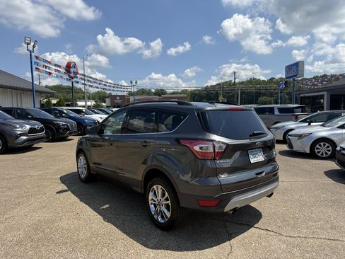 Used 2018 Ford Escape SE AWD/4WD image 4