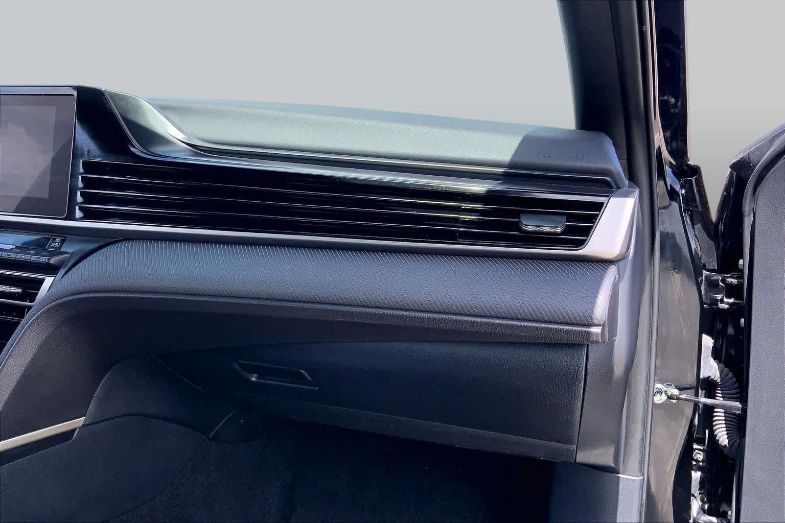 Certified 2025 Toyota Camry SE FWD image 18