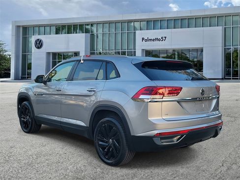 Certified 2022 Volkswagen Atlas Cross Sport SE image 4