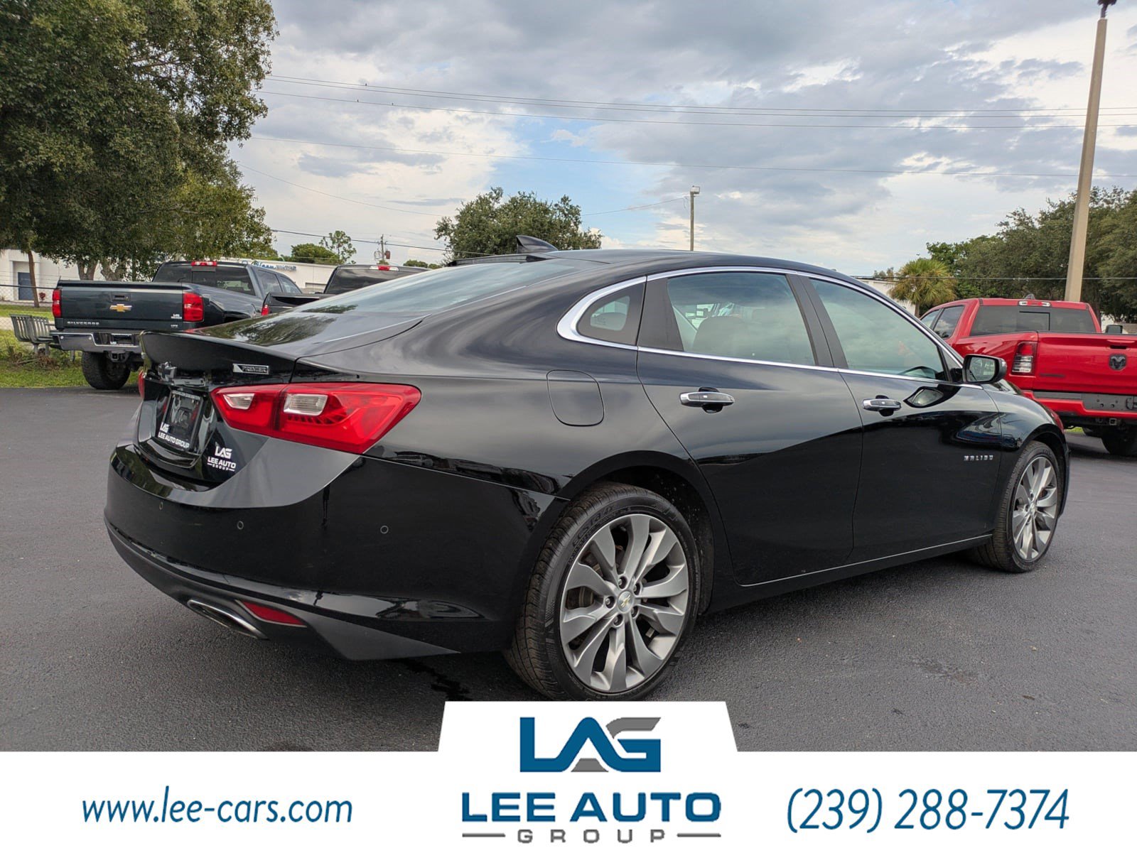 Used 2017 Chevrolet Malibu Premier w/ Premier Sun and Wheel Package FWD image 3