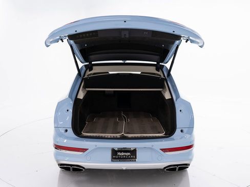 Certified 2023 Bentley Bentayga Extended Wheelbase AWD/4WD image 46