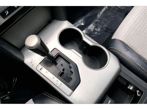 Used 2012 Toyota Camry SE image 19