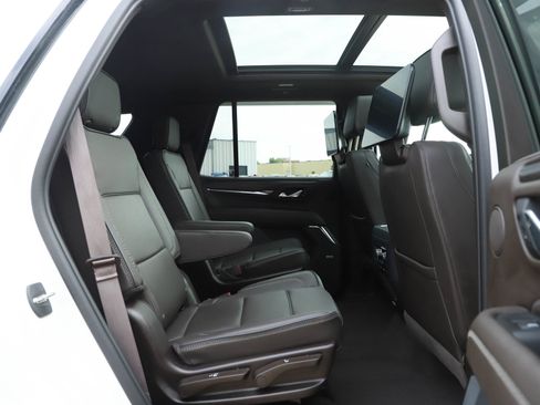 Used 2023 GMC Yukon Denali w/ Denali Reserve Package AWD/4WD image 12