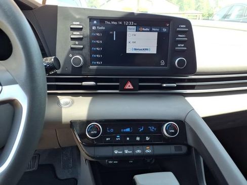Used 2023 Hyundai Elantra SEL FWD image 17