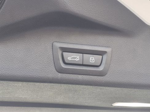 Used 2024 BMW X5 xDrive50e image 21