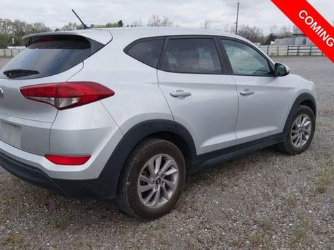 Used 2018 Hyundai Tucson SE image 4