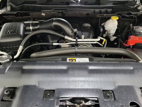 Used 2018 RAM 1500 Express w/ Black Ram 1500 Express Group AWD/4WD image 30
