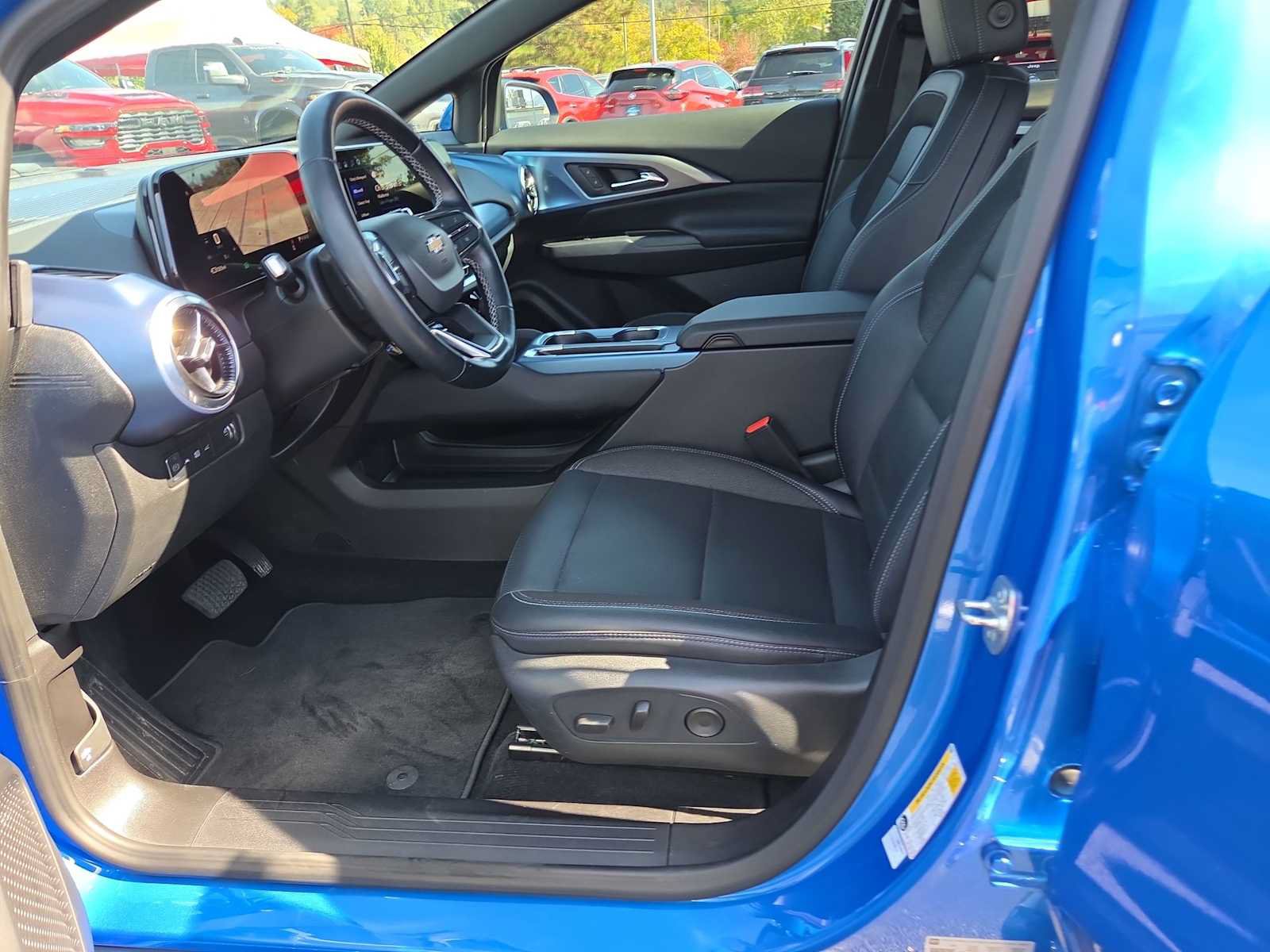 Used 2024 Chevrolet Equinox EV LT FWD image 19