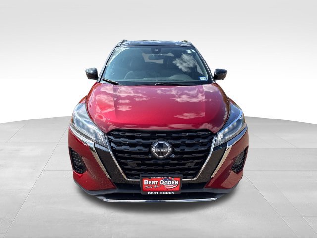 Certified 2023 Nissan Kicks SR w/ SR Premium Package FWD image 2
