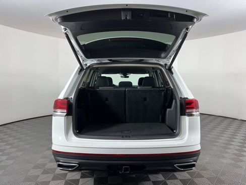 Used 2025 Volkswagen Atlas SE image 47