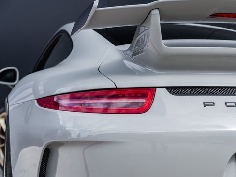Certified 2015 Porsche 911 GT3 image 14