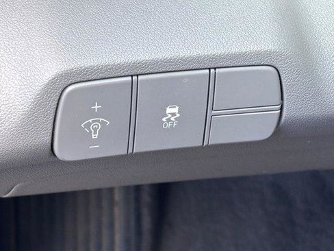Used 2025 Hyundai Elantra SEL FWD image 20