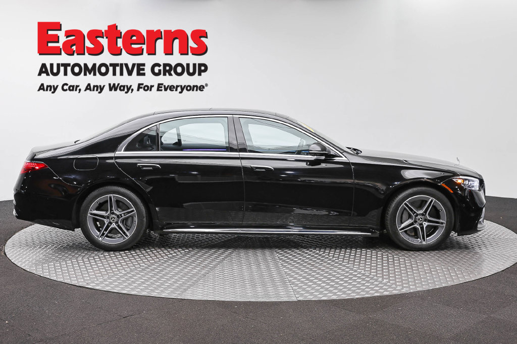 Used 2022 Mercedes-Benz S 500 4MATIC w/ AMG Line Package image 5