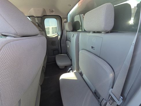 Used 2021 Nissan Frontier S image 6