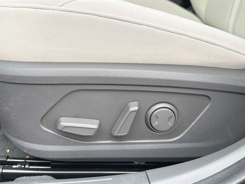 Used 2023 Hyundai Sonata SEL w/ Convenience Package FWD image 12
