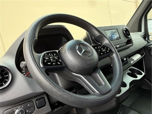 Used 2020 Mercedes-Benz Sprinter 2500 image 9