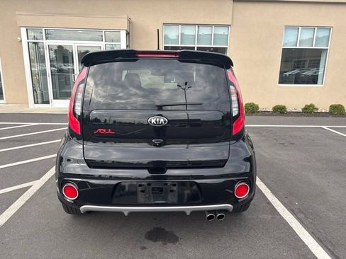 Used 2017 Kia Soul ! w/ Tech Package FWD image 6