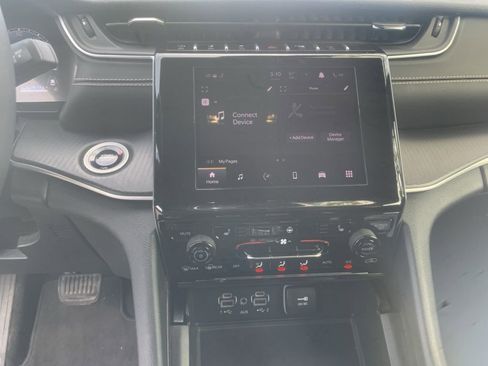 Certified 2024 Jeep Grand Cherokee Altitude AWD/4WD image 17