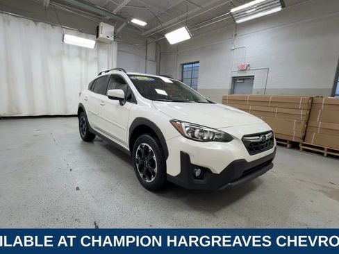 Used 2023 Subaru Crosstrek 2.0i Premium image 2