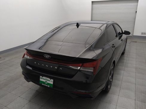 Used 2023 Hyundai Elantra SEL w/ Convenience Package FWD image 7