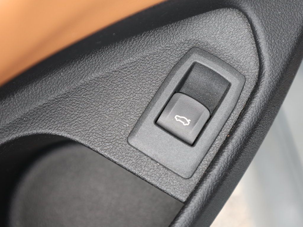 Used 2025 BMW M440i Coupe w/ Parking Assistance Package RWD image 13