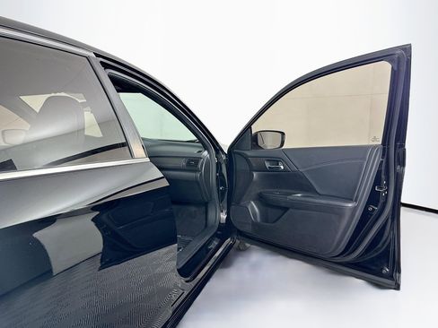 Used 2016 Honda Accord Sport image 29