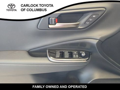 Used 2025 Toyota Crown Signia AWD/4WD image 11