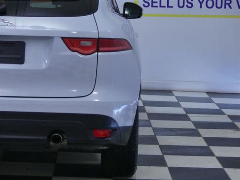 Used 2020 Jaguar F-PACE Premium image 34