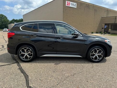 Used 2018 BMW X1 xDrive28i w/ Convenience Package AWD/4WD image 11