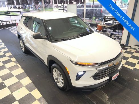 Used 2026 Chevrolet TrailBlazer LS w/ LS Convenience Package AWD/4WD image 15