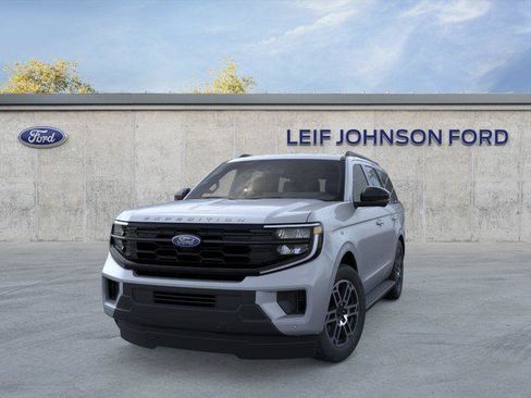 New 2026 Ford Expedition Active RWD image 2