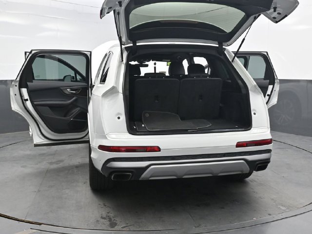 Used 2025 Audi Q7 3.0T Premium Plus AWD/4WD image 46
