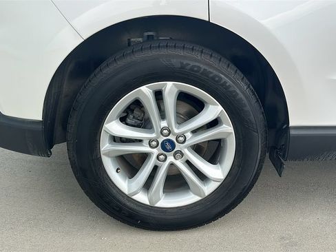 Used 2019 Ford Edge SEL w/ Equipment Group 201A FWD image 16