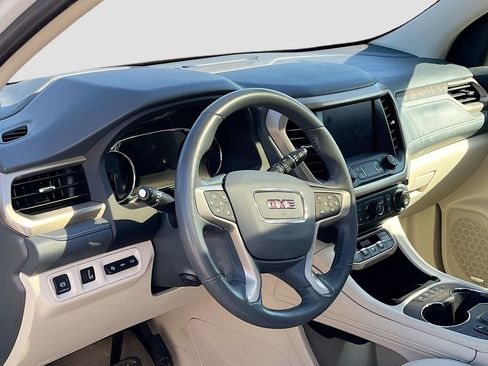 Used 2022 GMC Acadia Denali w/ Denali Ultimate Package AWD/4WD image 9