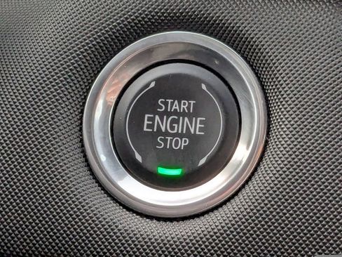 Used 2025 Chevrolet Colorado Z71 w/ Technology Package image 30