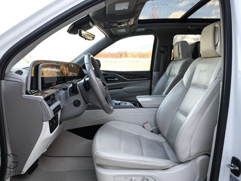 Used 2021 Cadillac Escalade ESV Premium Luxury Platinum image 24