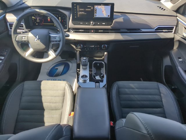 Used 2025 Mitsubishi Outlander SE FWD image 16