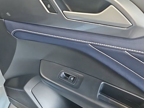 New 2026 Volkswagen Taos SEL image 12