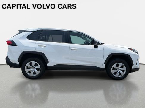 Used 2022 Toyota RAV4 LE FWD image 5
