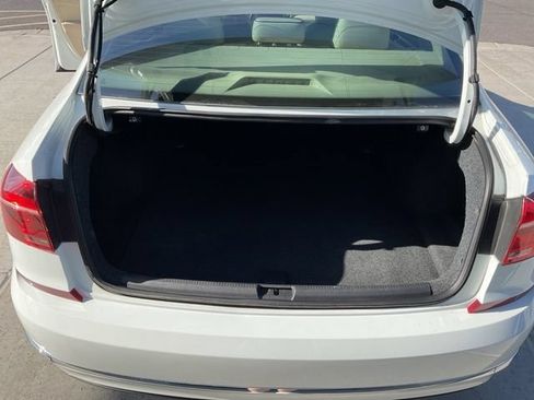 Used 2016 Volkswagen Passat 1.8T SE FWD image 19