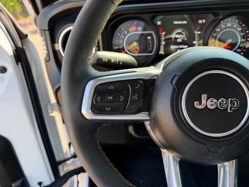 Used 2024 Jeep Wrangler Unlimited Sahara AWD/4WD image 16