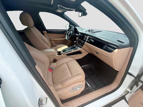 Used 2021 Porsche Macan AWD/4WD image 29