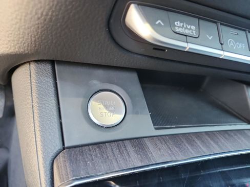 Used 2021 Audi Q5 Premium w/ Convenience Package image 29