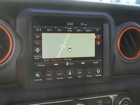 Used 2021 Jeep Gladiator Mojave AWD/4WD image 21