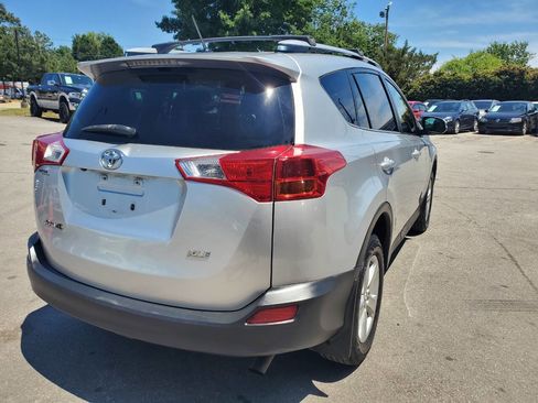 Used 2013 Toyota RAV4 XLE AWD/4WD image 7