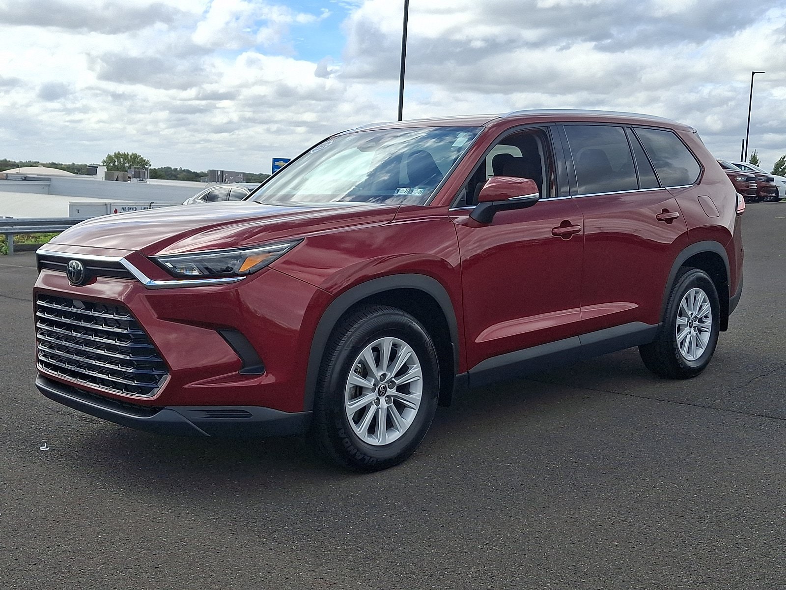 Used 2024 Toyota Grand Highlander AWD image 3