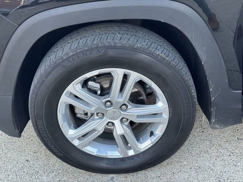 Used 2024 GMC Terrain SLE image 22